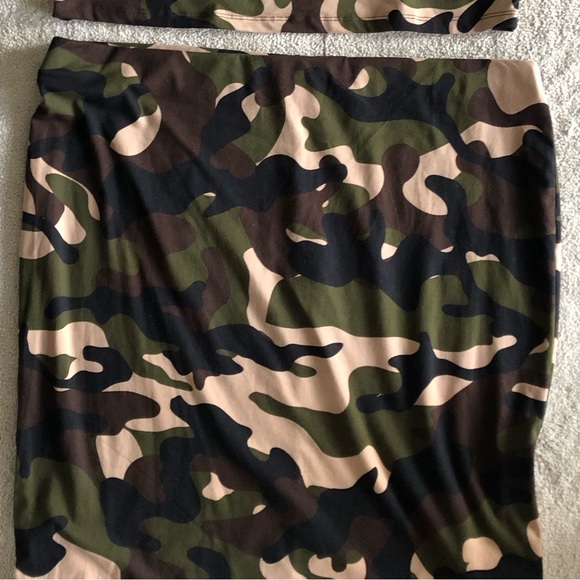 Fashion Nova 2 Piece Set - Picture 3 of 3